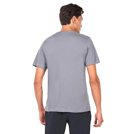 Nike Men's Athletic Fit T-Shirt - Image 3